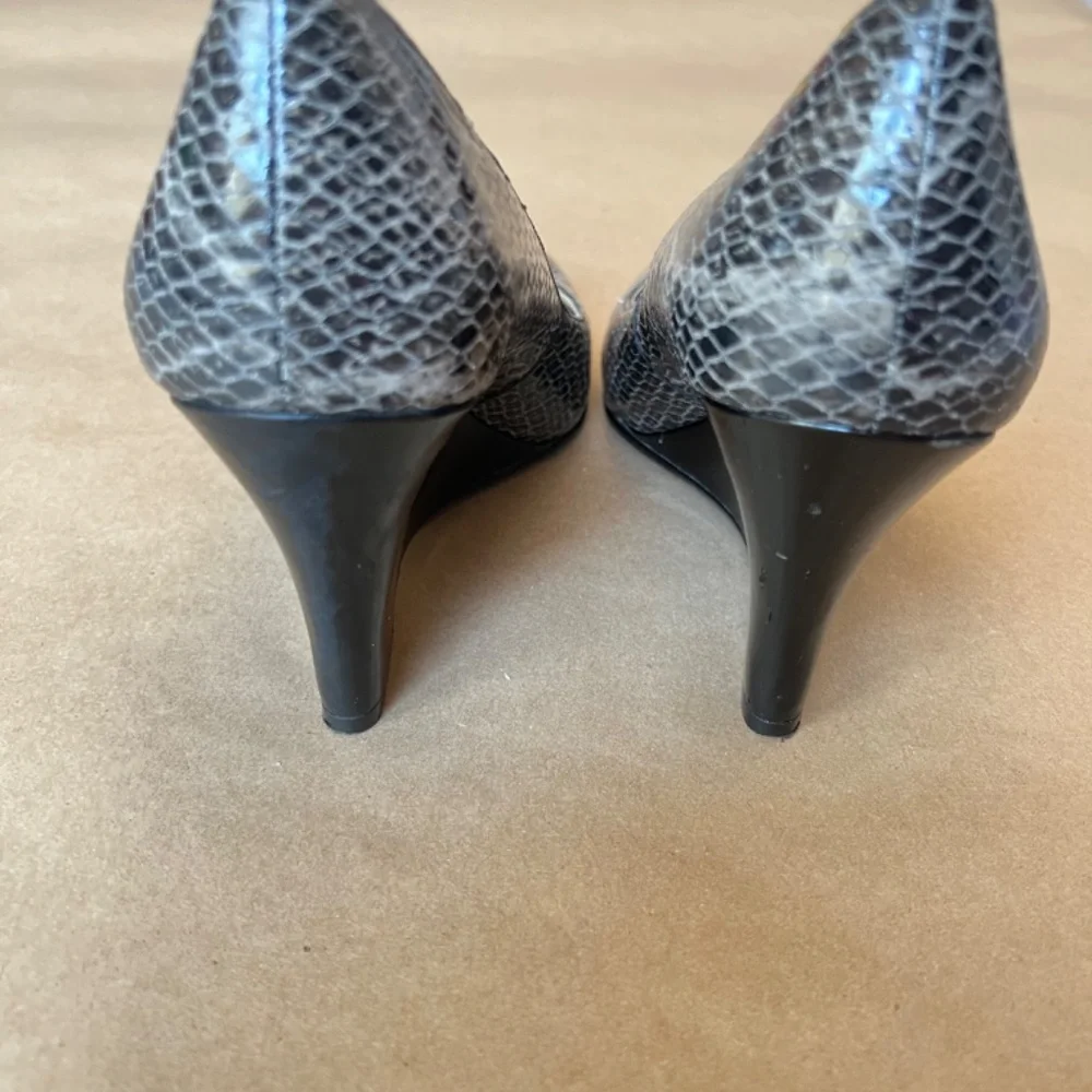 Ellen Tracy Gloria Wedges Shoes Snake Print Size 9